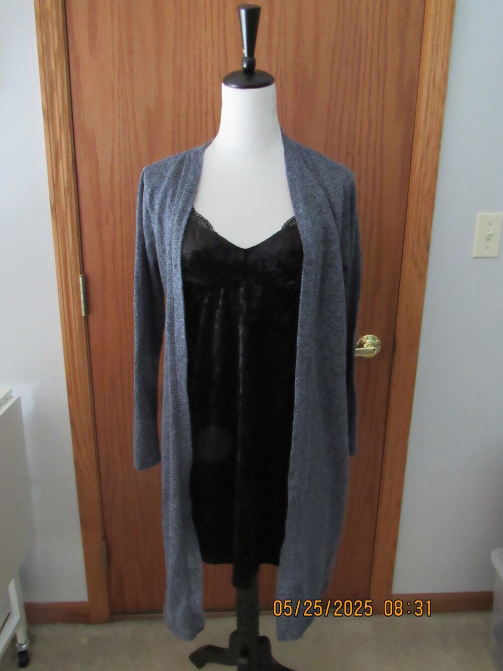 Long Maurices sweater - size small